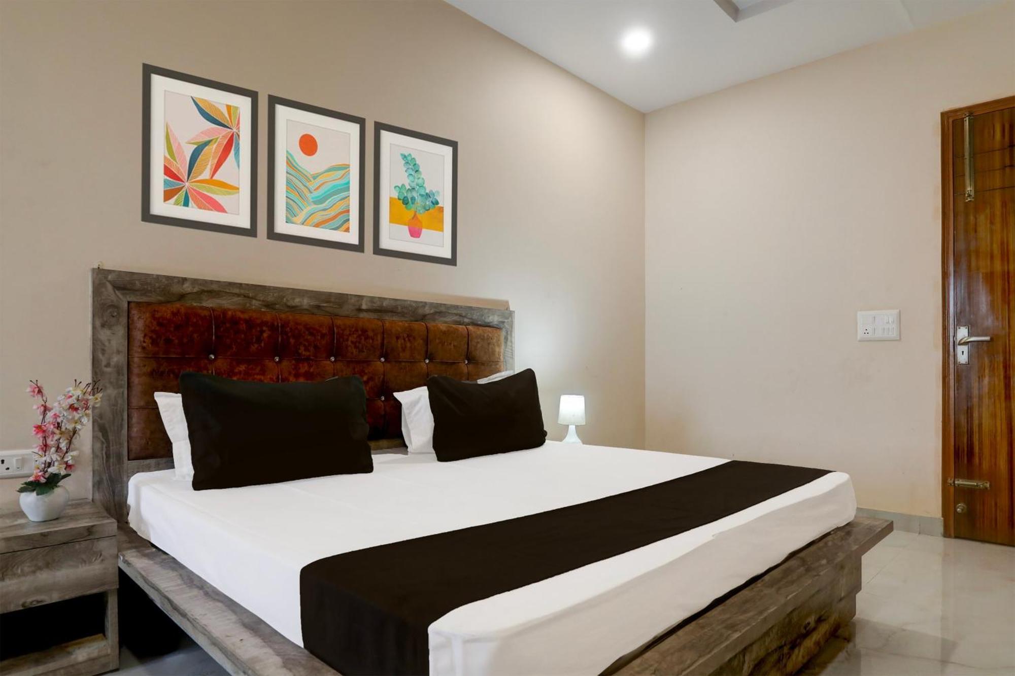 Hotel O Rana Hotel & Restaurant มีรัท ภายนอก รูปภาพ