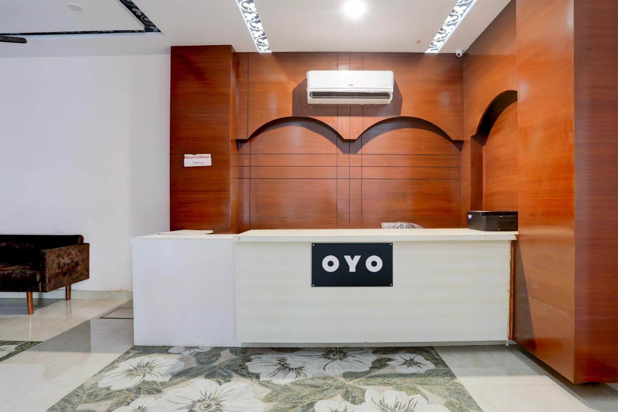 Hotel O Rana Hotel & Restaurant มีรัท ภายนอก รูปภาพ